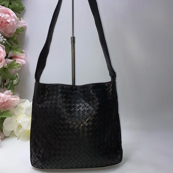 Bottega Veneta Handbags - AUTHENTIC Bottega Veneta Leather Weave Shoulder Bag Brown Medium